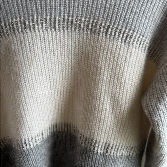 Peserico Gray and Cream Turtleneck Sweater - Picture 2 of 6